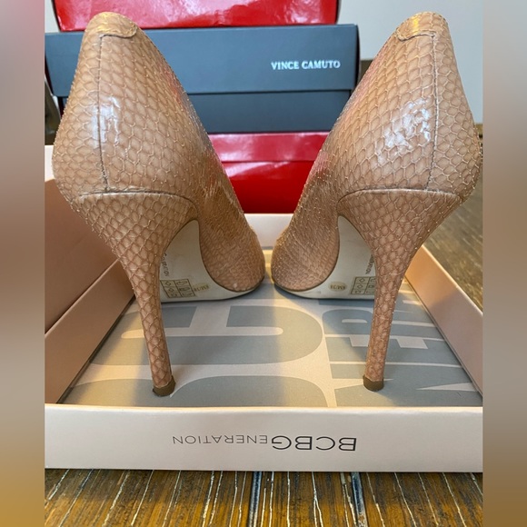 BCBG heels - Picture 2 of 4